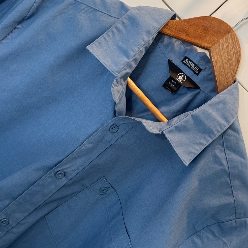 Volcom Blue Casual Button Down Shirt Large - Picture 2 of 8